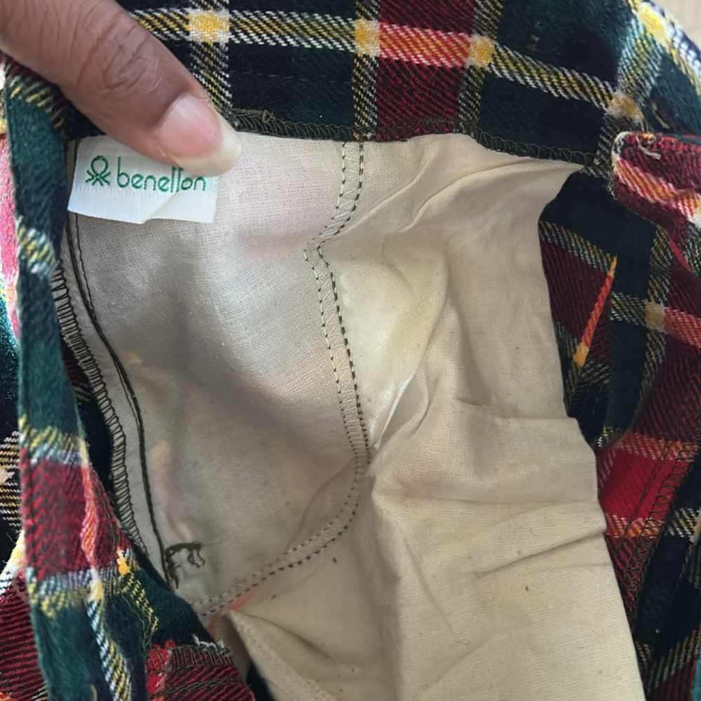 BENETTON Vintage red and green plaid pants. Cuffs at bottom. Size Small. - Picture 13 of 13